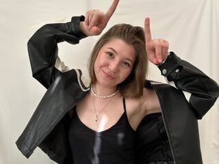 cam girl playing with dildo CwenAspen